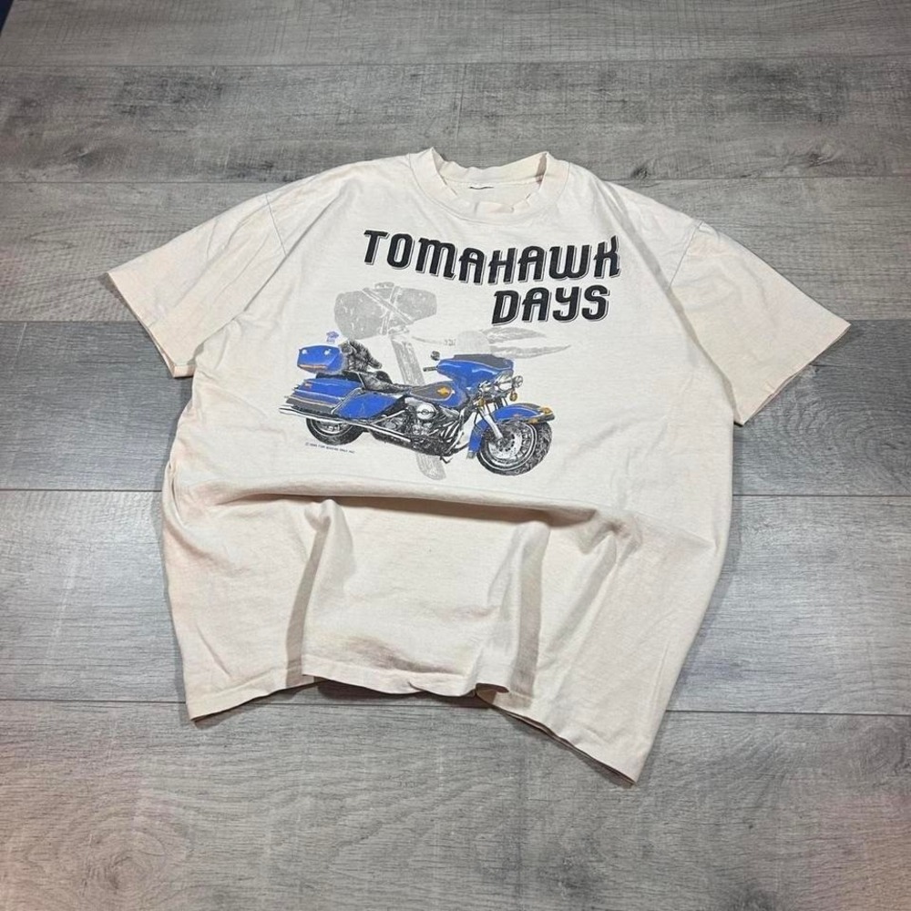 80s, Harley Davidson, motorcycle Tomahawk days, beige, and‎ blue T-shirt